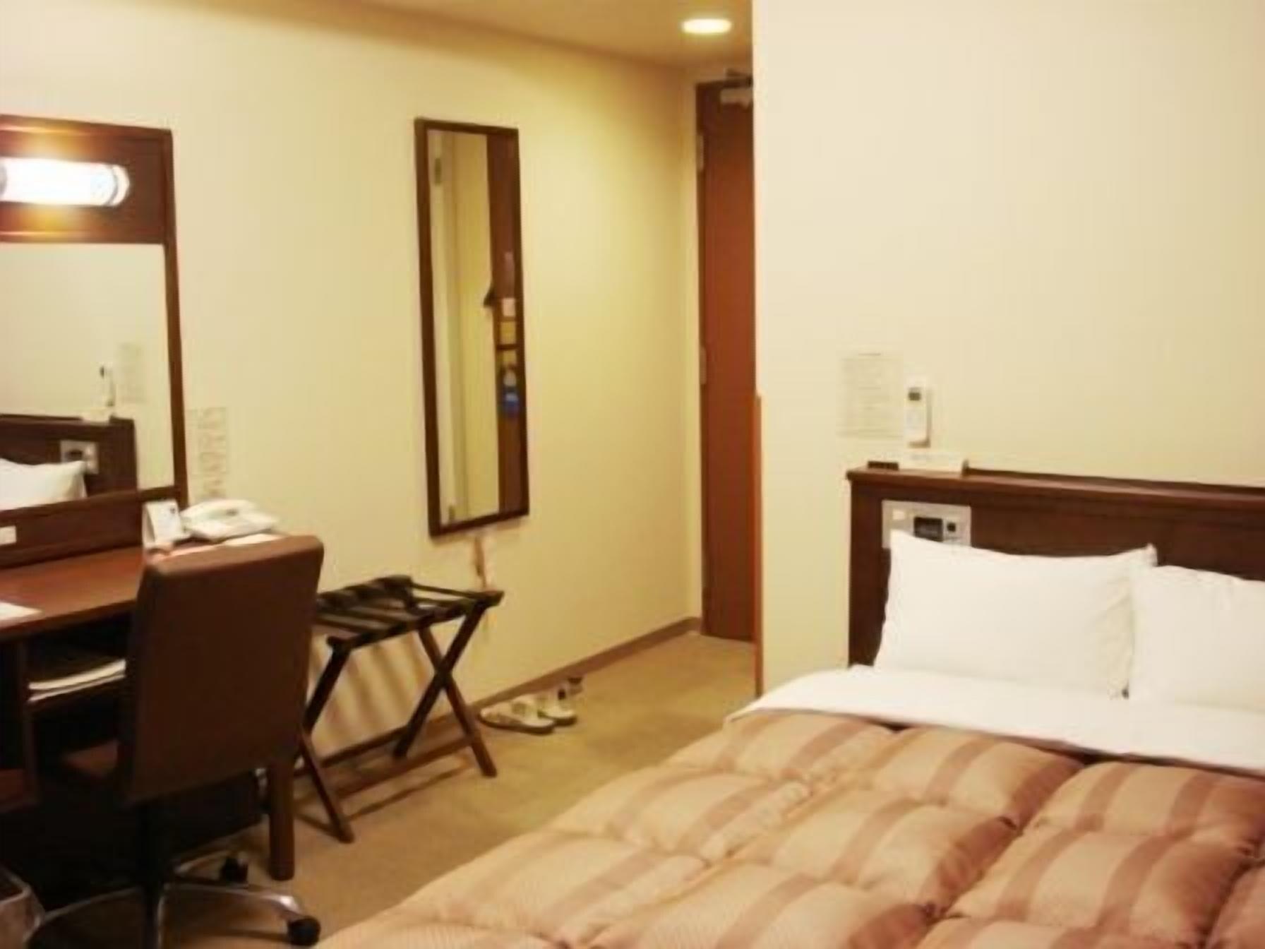 Hotel Route-Inn Hofu Ekimae Exterior foto